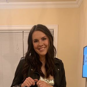 Meet your Posher, Olivia